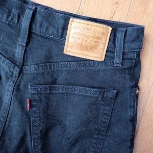 Levi’s | Rib Cage Shorts | Black | Size 26
